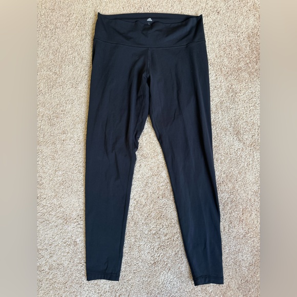 Adidas Essential Leggings - Picture 2 of 4